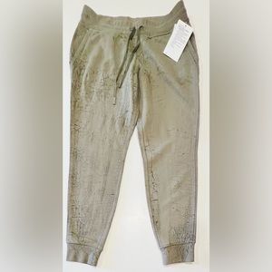 Warm Down Jogger *Thread Dye